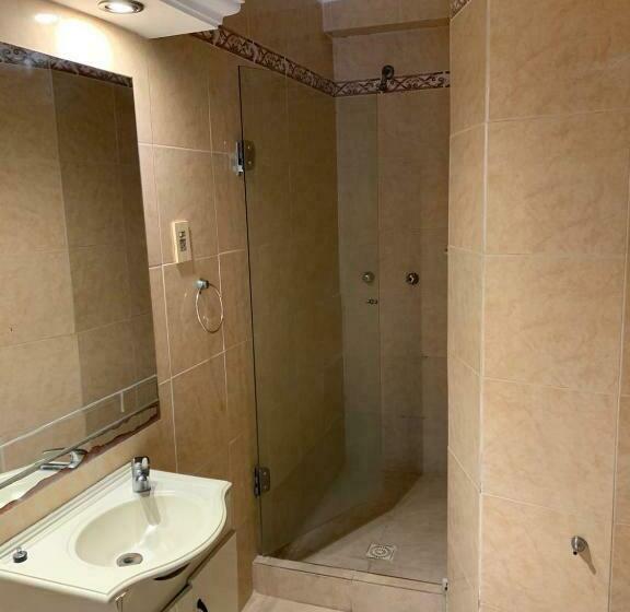 غرفة قياسية, Lujan