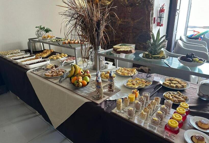 غرفة إقتصادية ثلاثية, Lujan