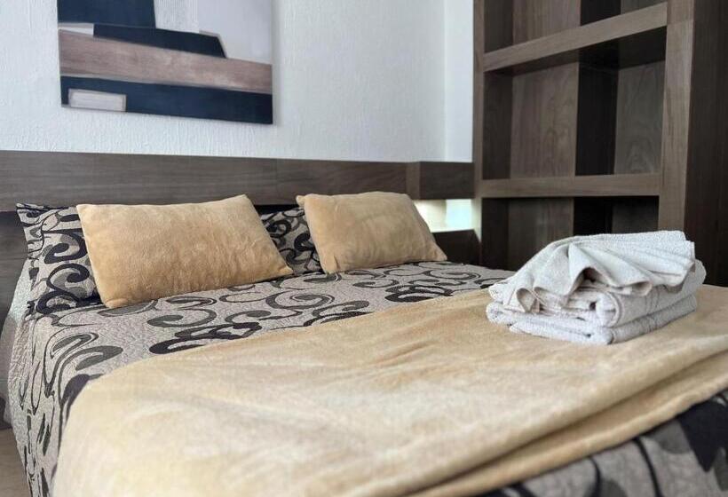 غرفة قياسية ثلاثية, Lujan