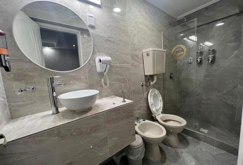 اتاق استاندارد چهار تخته, Lujan