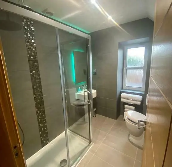 Deluxe-perhehuone, Ravelston House