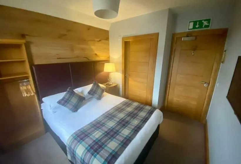Standard-huone, Ravelston House