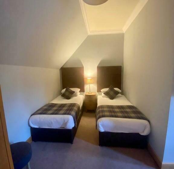 デラックスファミリールーム, Ravelston House