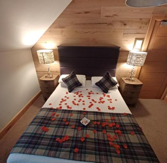 デラックスルーム, Ravelston House