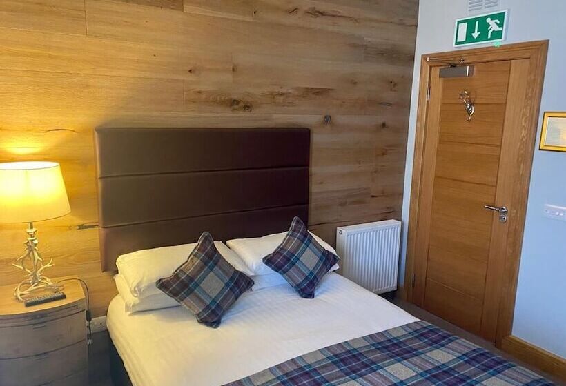 デラックスルーム, Ravelston House