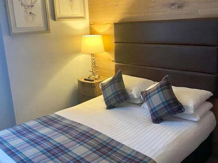 デラックスルーム, Ravelston House