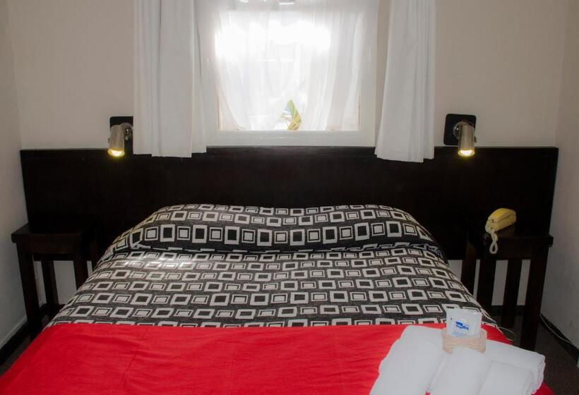 اتاق اکونومی, Rex Piriapolis