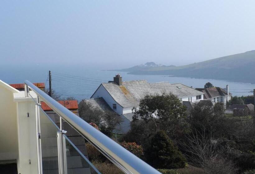 Полулюкс с Балконом, Tremarne