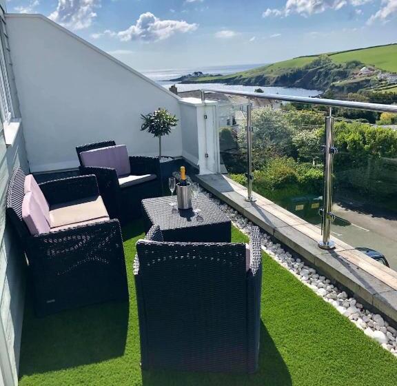 Полулюкс с Балконом, Tremarne