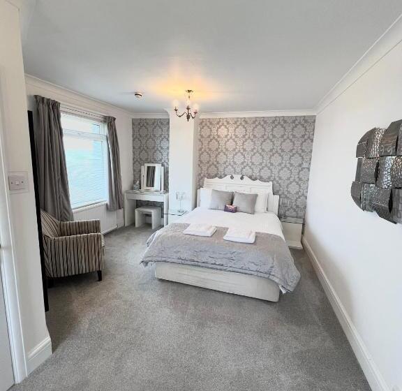 Номер Superior, Tremarne