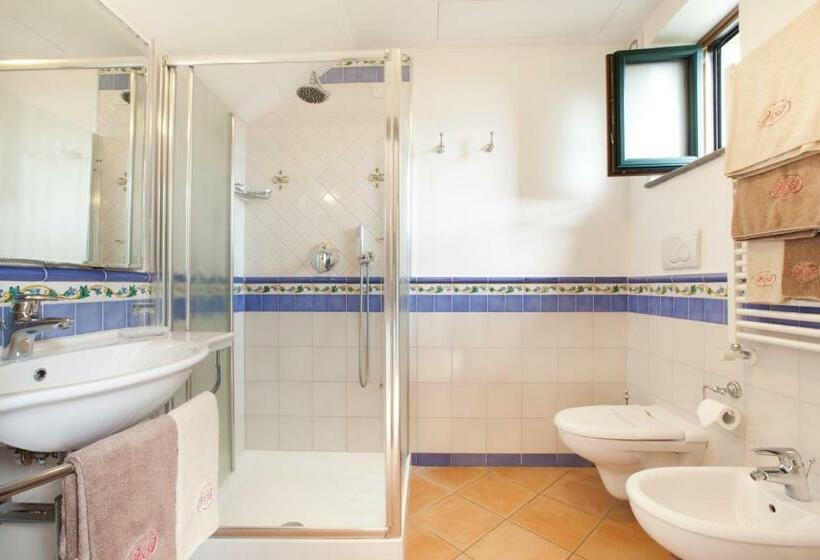 Номер Стандарт, Relais Villa Angiolina