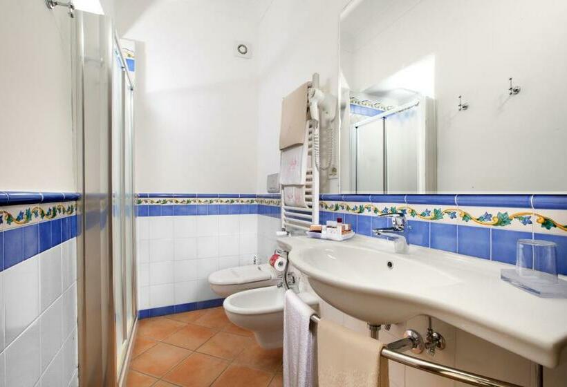 Номер Стандарт, Relais Villa Angiolina