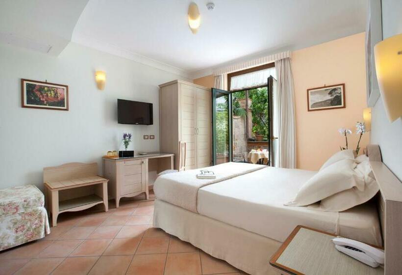 Номер Стандарт, Relais Villa Angiolina