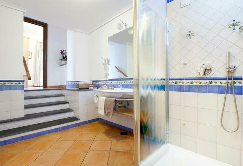 Номер Стандарт, Relais Villa Angiolina