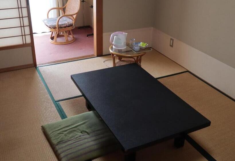 Standard 4 Pers. Værelse, おばな旅館 富貴亭