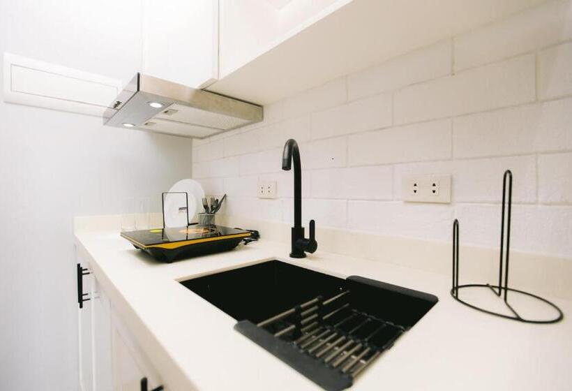 スーペリアールーム, 10 Oxford Residences