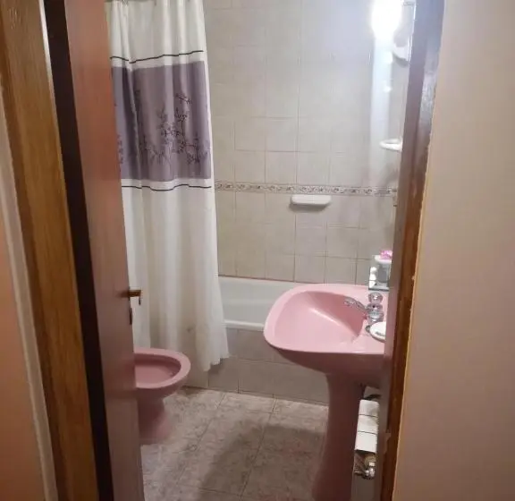 Standard Kolmen Hengen Huone, Alejandro