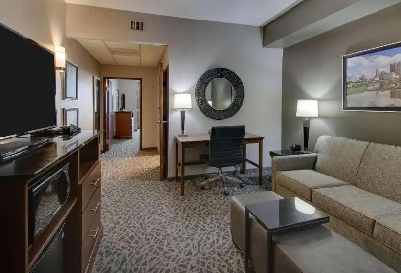 キングサイズベッドのスイートルーム, Drury Plaza Hotel Cincinnati Florence