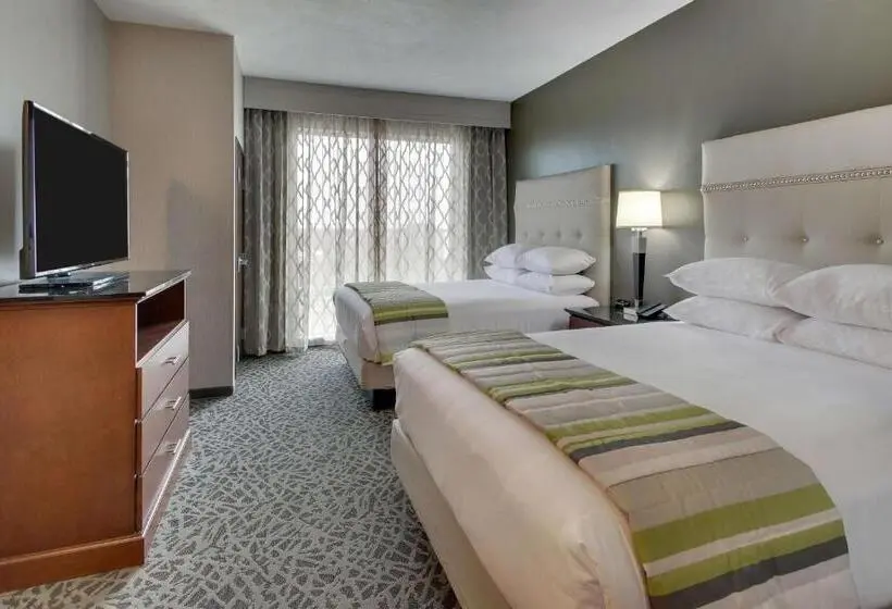 クイーンサイズベッドのスイートルーム, Drury Plaza Hotel Cincinnati Florence