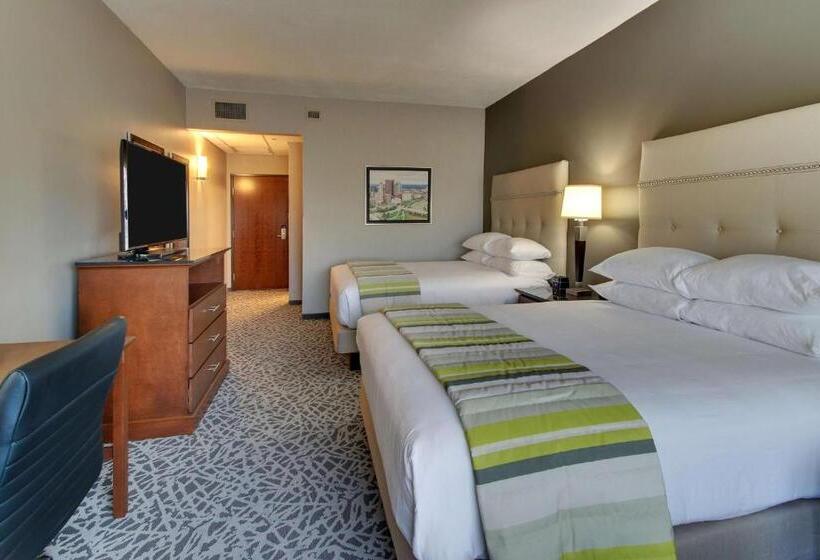 带特大床的豪华房间, Drury Plaza Hotel Cincinnati Florence