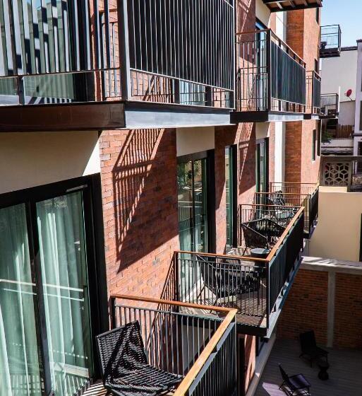 스탠다드 룸, Flamboyan Hotel & Residences