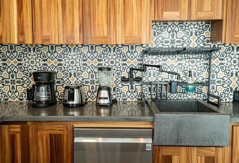 اتاق استاندارد, Flamboyan Hotel & Residences