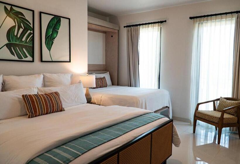 디럭스 룸, Flamboyan Hotel & Residences