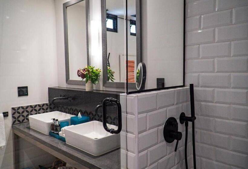 침실 2개 아파트, Flamboyan Hotel & Residences