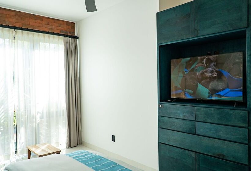 디럭스 룸, Flamboyan Hotel & Residences