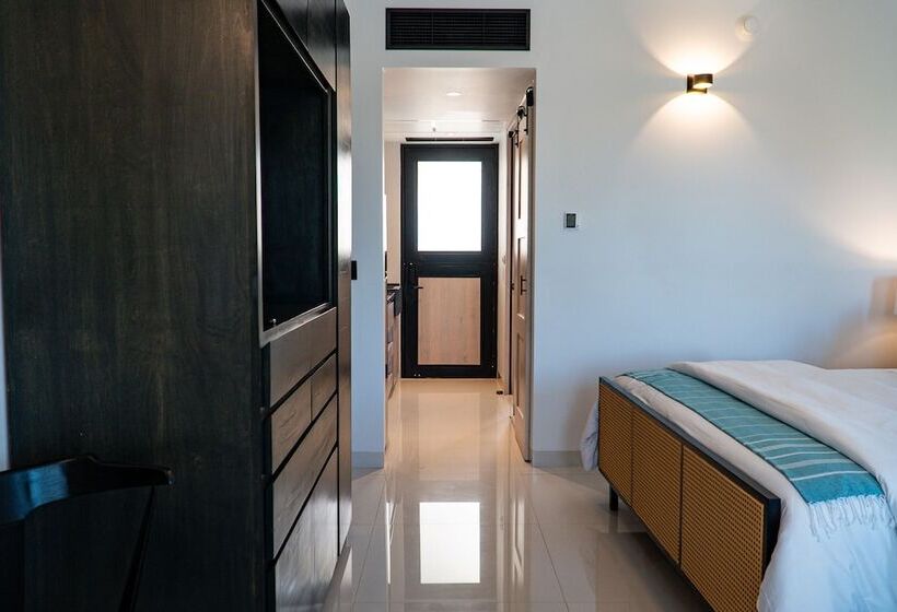 수피리어 룸, Flamboyan Hotel & Residences