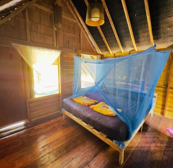 בונגלו משפחתי, Full Moon Bungalow Resort Koh Chang Ranong