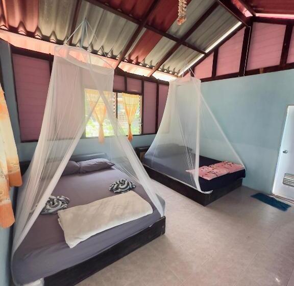 בונגלו משפחתי, Full Moon Bungalow Resort Koh Chang Ranong