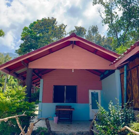 בונגלו משפחתי, Full Moon Bungalow Resort Koh Chang Ranong