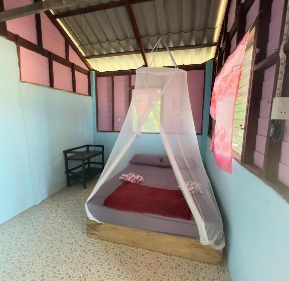 בקתה סטנדרטית עם נוף לים, Full Moon Bungalow Resort Koh Chang Ranong