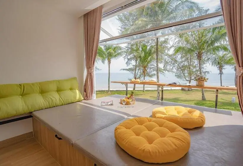 デラックストリプルルーム, Bidong View Resort