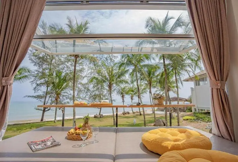 デラックストリプルルーム, Bidong View Resort