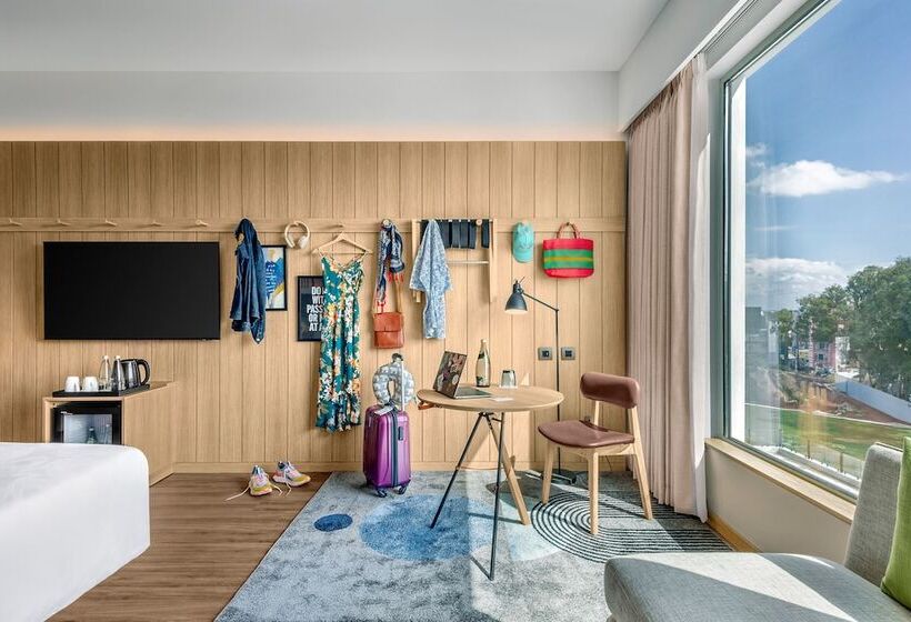 Номер Стандарт Вид на Город, Moxy Bengaluru Airport Prestige Tech Cloud