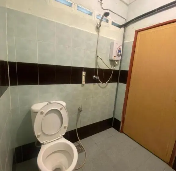 اتاق لوکس خانوادگی, Oyo 90910 Homestay D Lalang Inn