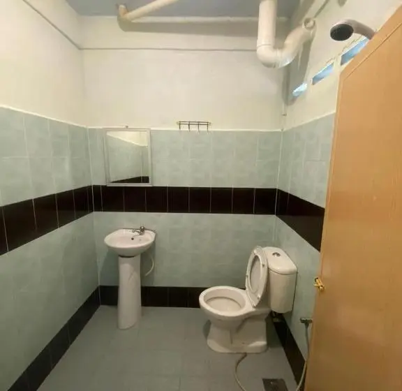 اتاق لوکس خانوادگی, Oyo 90910 Homestay D Lalang Inn
