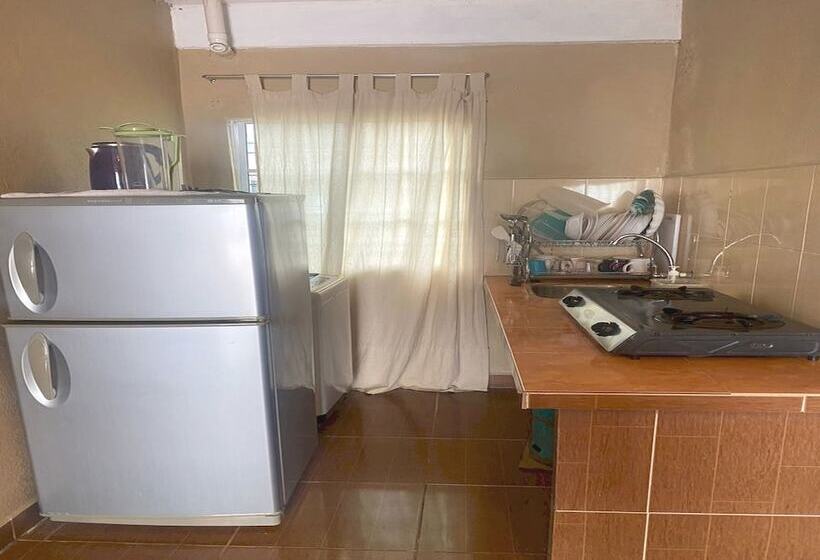 سوئیت 2 خوابه, Oyo 90910 Homestay D Lalang Inn