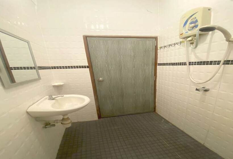 جناح غرفتين نوم, Oyo 90910 Homestay D Lalang Inn