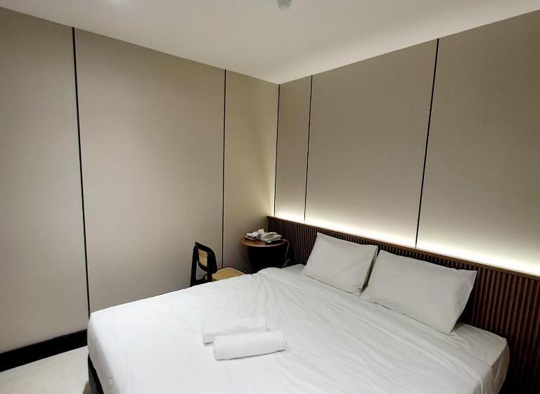 キングサイズベッドのデラックスルーム, Urban Inn, Salak Tinggi