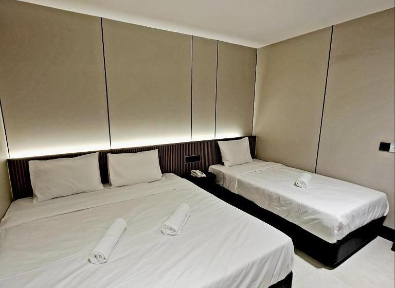 Семейный Номер, Urban Inn, Salak Tinggi