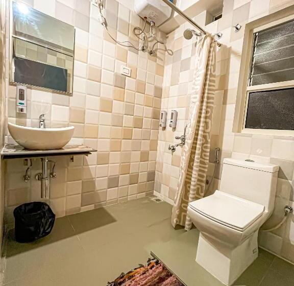 1 Sovrums Superior Lägenhet, Irroi Guwahati