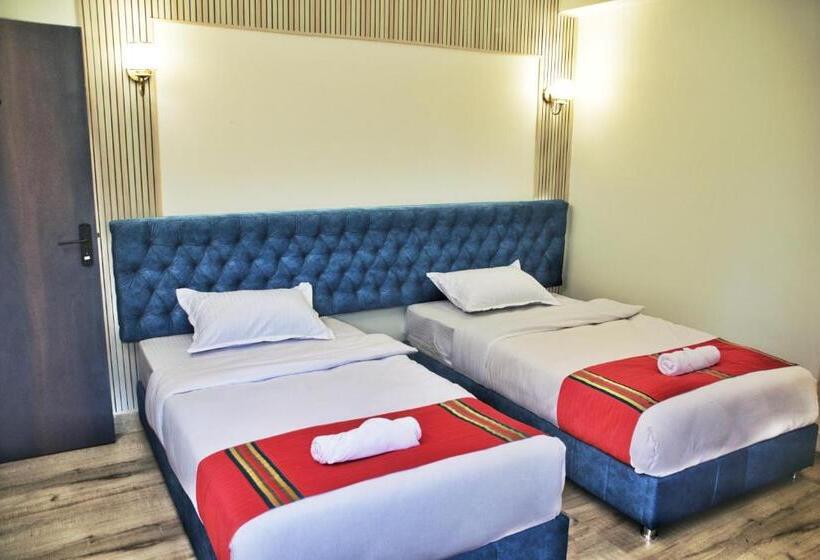 1 Sovrums Superior Lägenhet, Irroi Guwahati