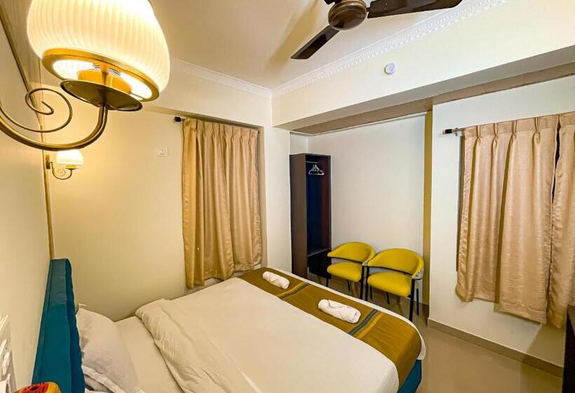 1 Sovrums Superior Lägenhet, Irroi Guwahati