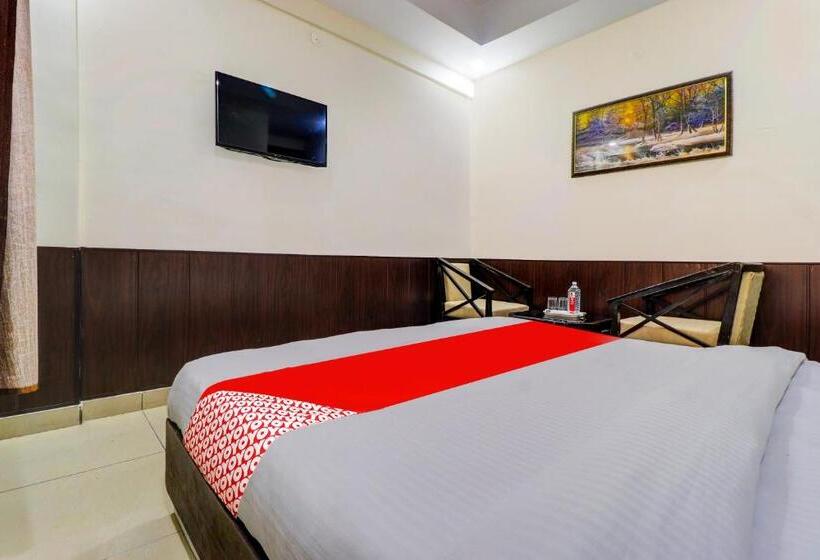 スタンダードルーム, Oyo Hotel Paradise