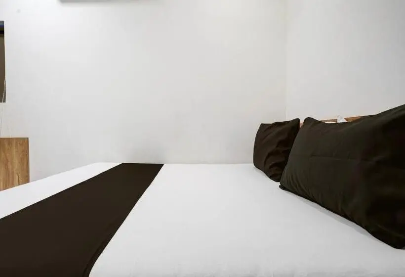 トリプルクラシックルーム, Oyo Hotel Vrindavan Residency