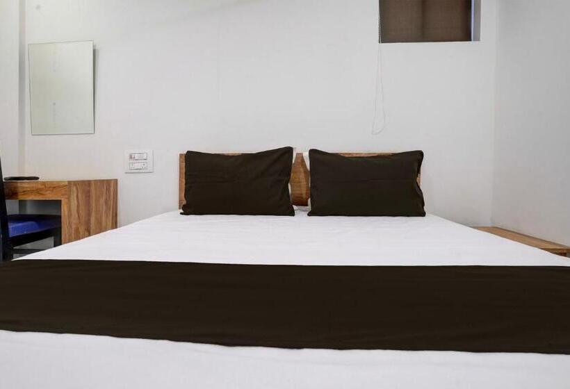 غرفة كلاسيكية ثلاثية, Oyo Hotel Vrindavan Residency