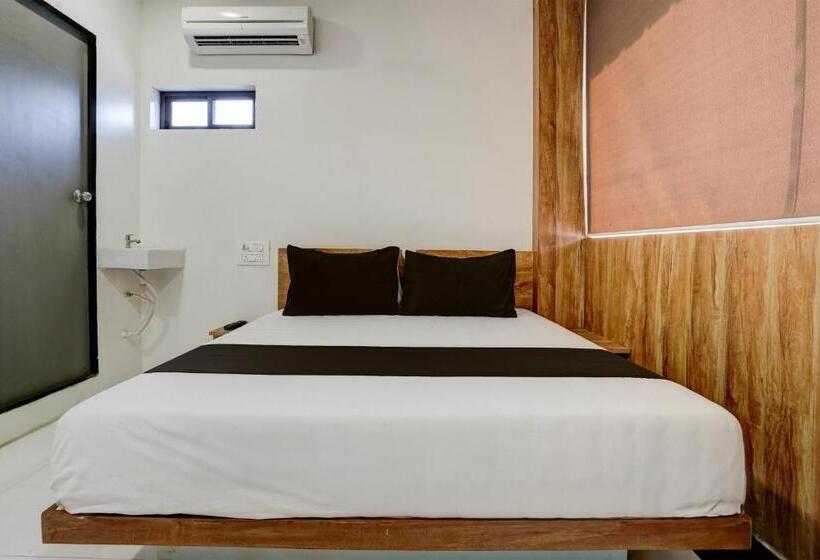 חדר קלאסי לשלושה, Oyo Hotel Vrindavan Residency